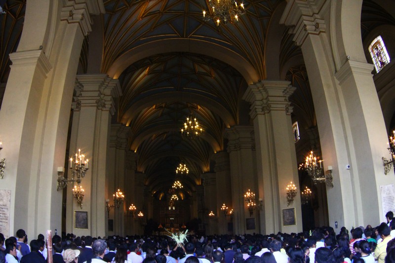 entrada catedral de lima